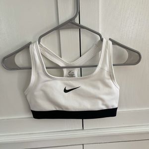 NWOT Nike white sports bra